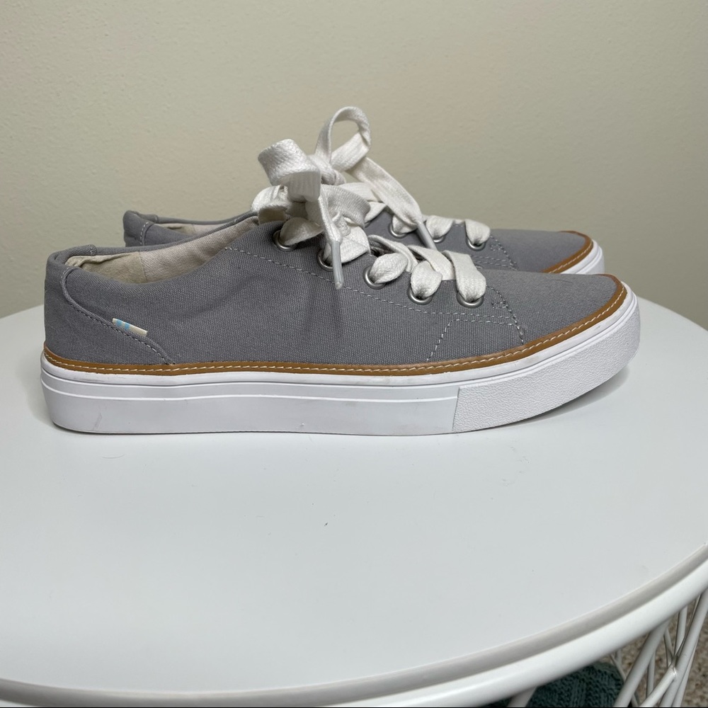 NWOT Toms Sneakers 8